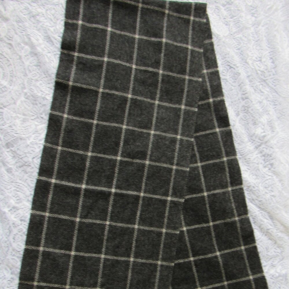 NEW Via Condotti Scarf Wrap Grey White Plaid Virgin Wool Italy,Unisex